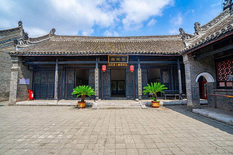 探寻自然与历史的魅力,走进大自然了解历史人文