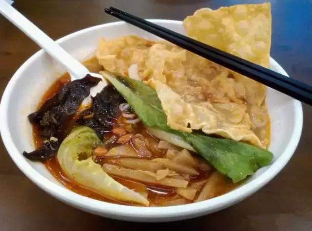 如果你没逛过虎泉夜市，那你真是白上大学了