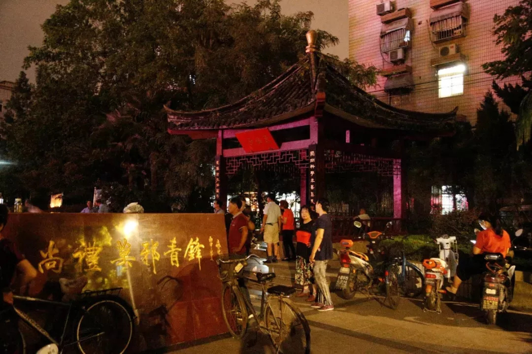 2005年的南京街头真实影像,记忆中的南京照片