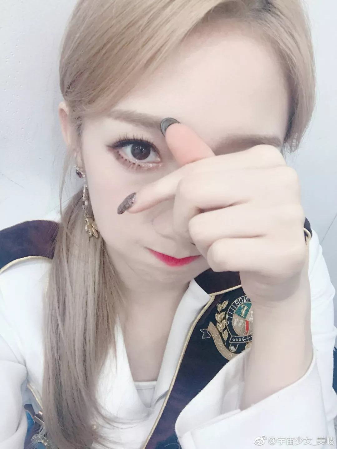 孟美岐眼妆心机不输石原里美,孟美岐直播眼妆