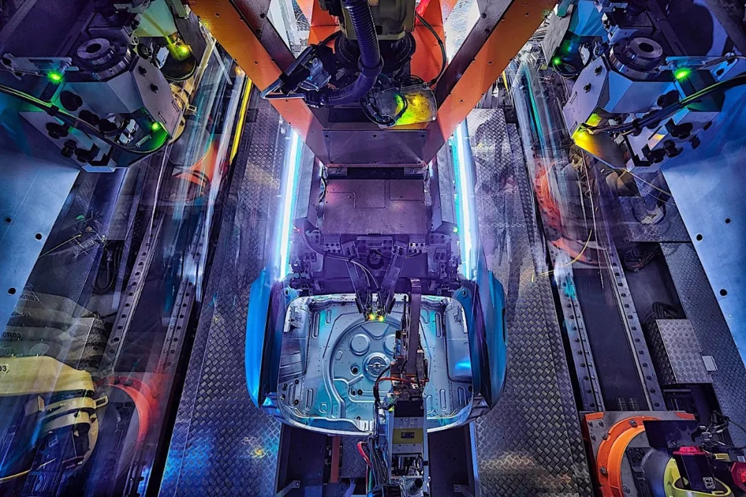 奥迪q3升级19款,全新奥迪q32020款国外版静态展示