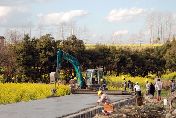 云南乡村振兴示范村建设政策,云南省四好农村路指导意见