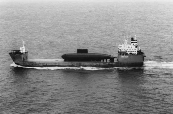 苏联解体后俄罗斯贱卖*器武**有多疯狂?还在打仗敌人上门求购*器武**