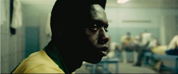 从贫民窟逆袭足球队,从贫民窟到篮球巨星