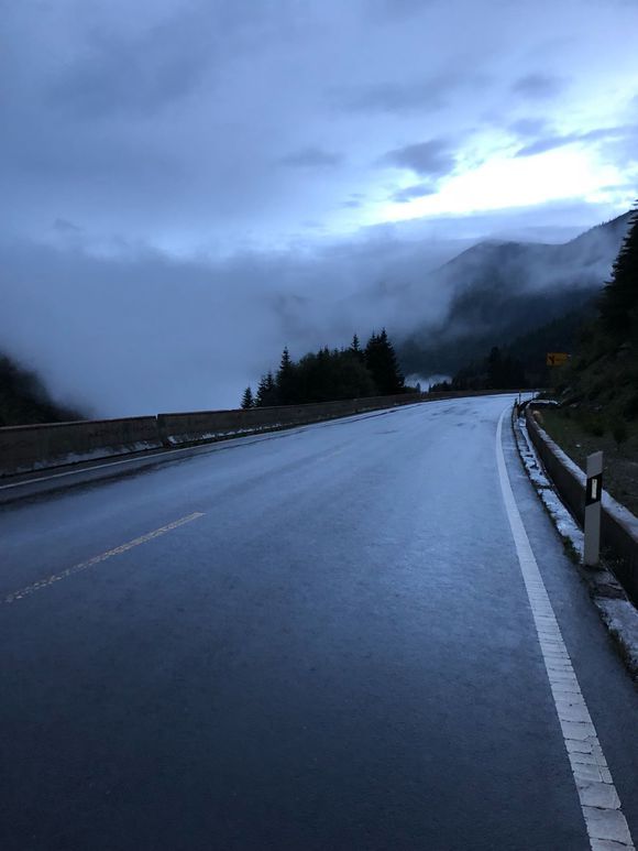 女骑士大踏板摩旅318川藏线 (318川藏线天堂之路)