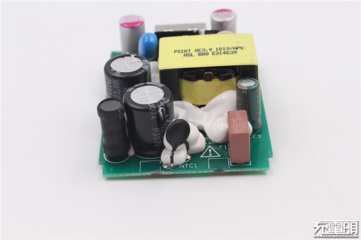 网易智造18w充电器怎么样,18wqc3.0充电器拆解