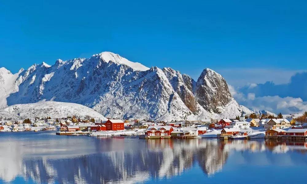 小木屋，玻璃顶，火山温泉，住这些酒店，get最cool极光姿势