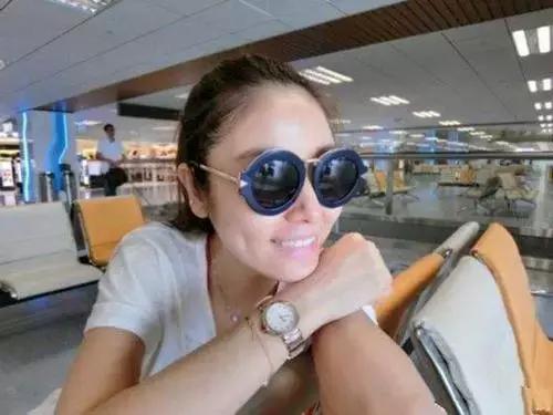 空姐揭秘和明星那点事儿，耍大牌很常见，最搞笑的是他