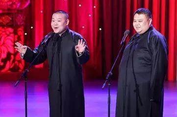 空姐揭秘和明星那点事儿，耍大牌很常见，最搞笑的是他