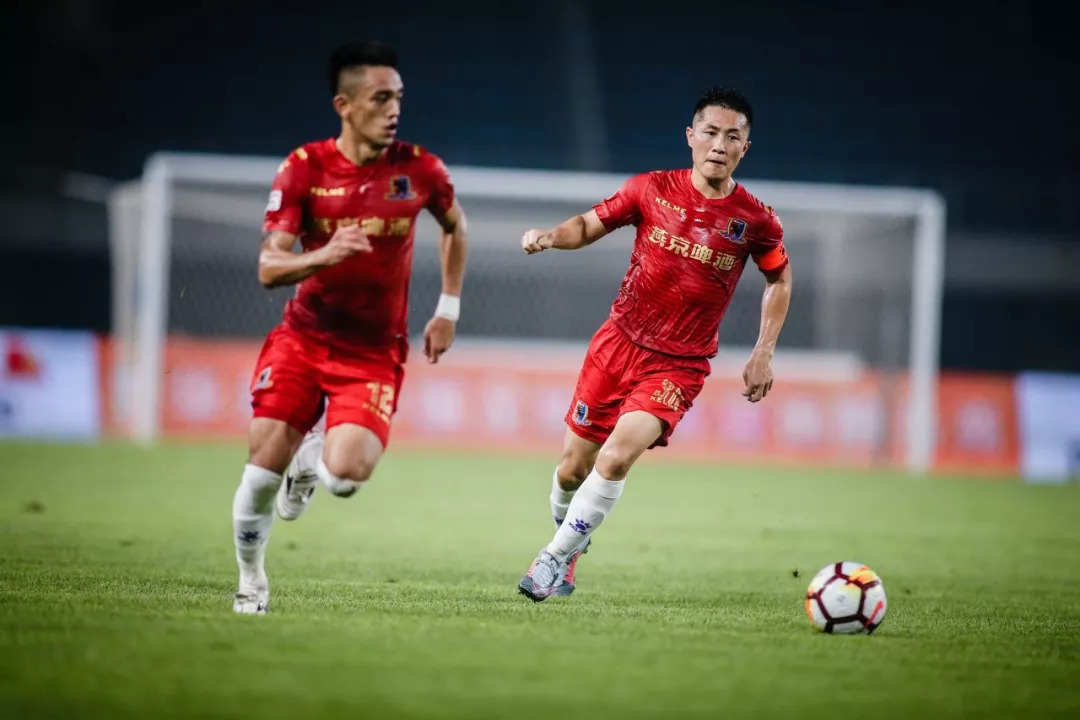 致球迷｜我们爱北控，我们是紫禁雄鹰