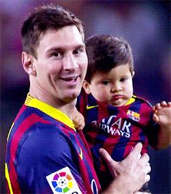 梅西儿子喜欢足球吗,梅西头号迷弟迷你罗