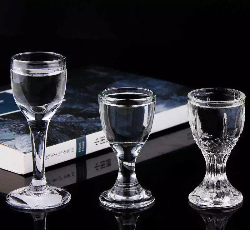 喝白酒最佳酒器,喝白酒最好用什么杯