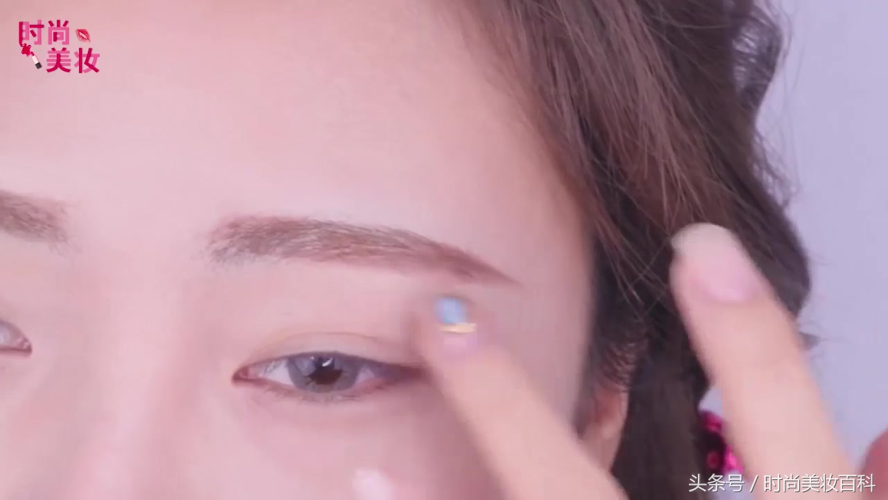 日常化妆秋季阴影妆容,化妆教程日常妆穿衣搭配