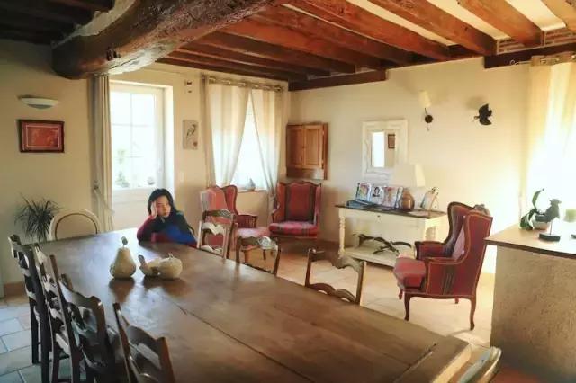 生活在别处完整版,法国西部自驾游