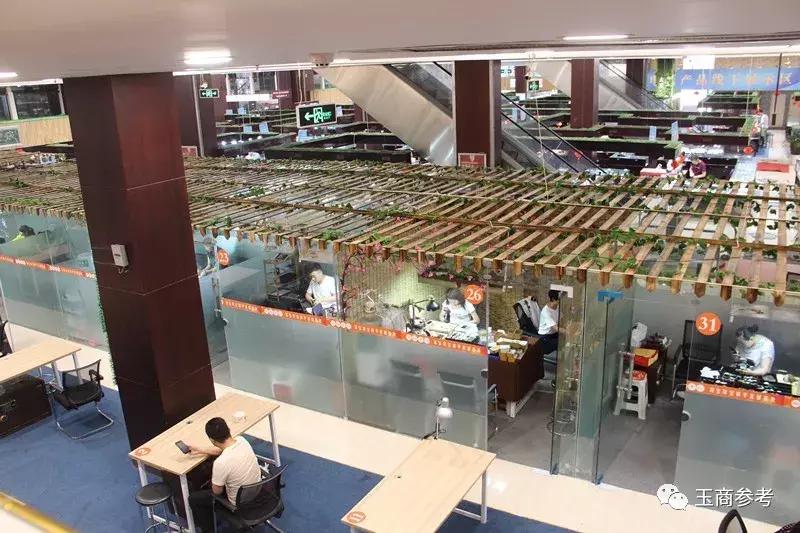 7000玉商*制抵**直播售玉，有人赞同，有人反对，你咋看