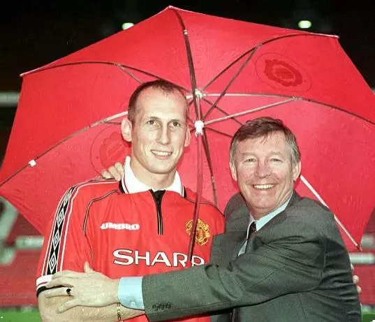 评：抚今追昔，20年前曼联开启三冠王征程全回顾