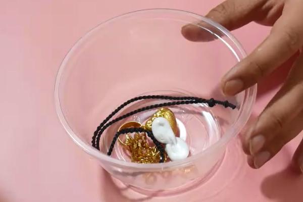 金器不戴了需要洗吗,金器洗澡时需要摘下来吗