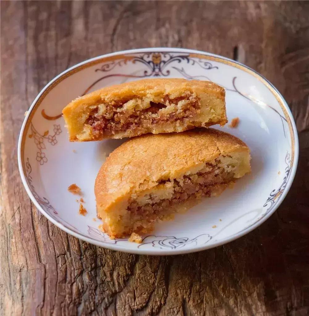 吃月饼感受节日的气息,吃月饼时的味道