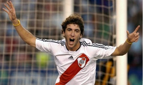 伊瓜因欧洲杯,伊瓜因阿根廷球衣