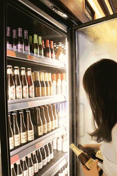 民歌湖酒吧颜值最高的酒吧,畅饮酒吧全国哪里