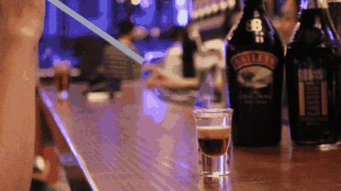 畅饮半个月！这家“自选型”酒吧就在民歌湖酒吧街！