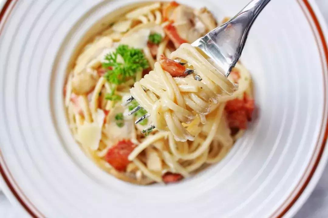 民歌湖酒吧颜值最高的酒吧,畅饮酒吧全国哪里