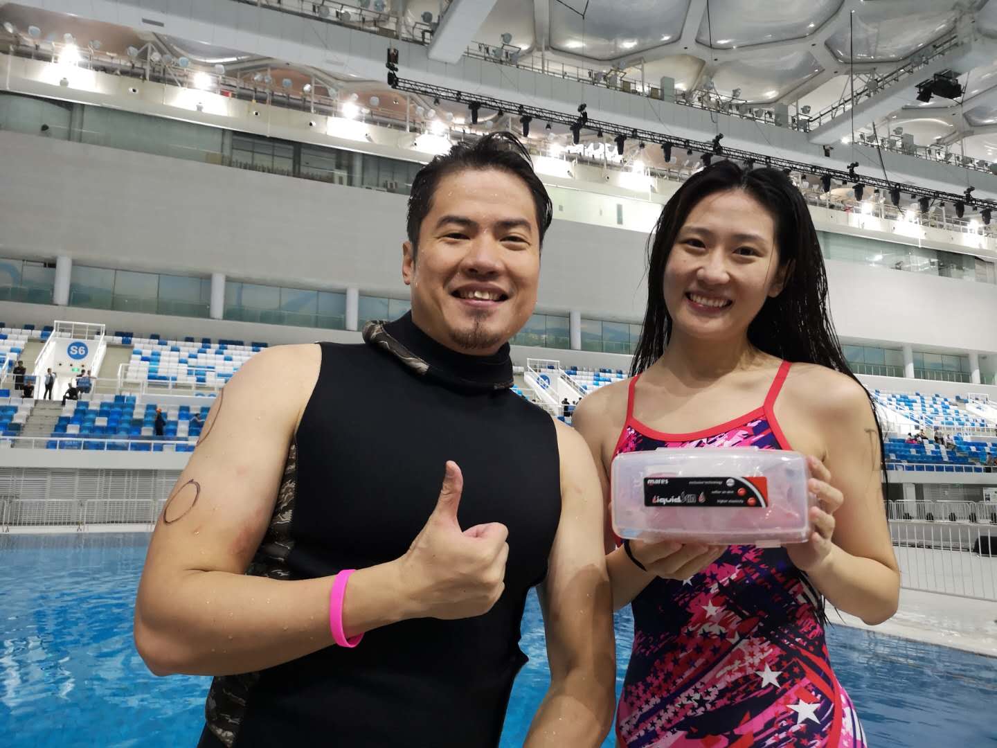 水下橄榄球比赛,女子水下橄榄球