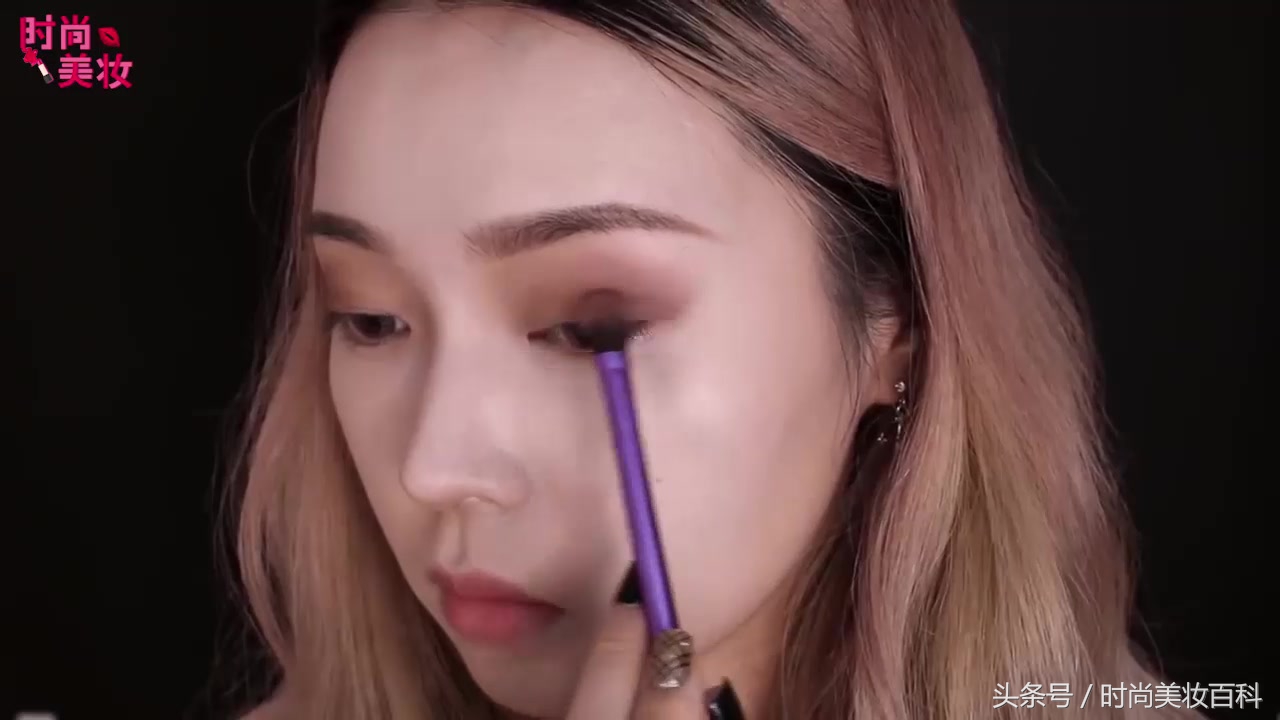 「时尚美妆」狂野性感的烟熏妆图解教程