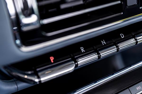 林肯领航员自由行,林肯领航员第三排空间体验