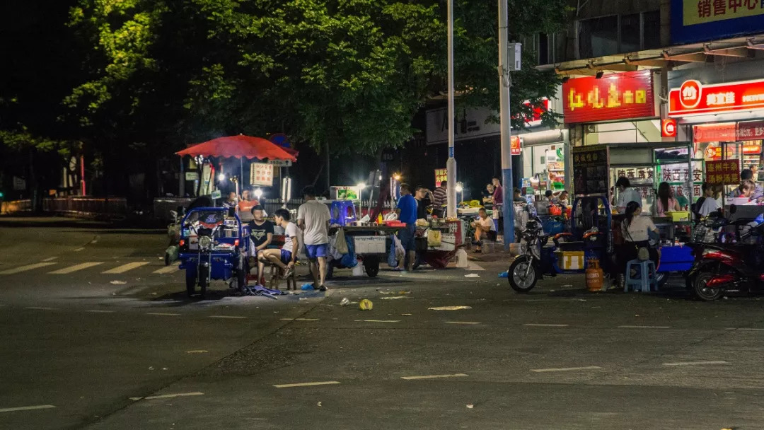 当你抱怨生活太难时,当你抱怨生活不易时