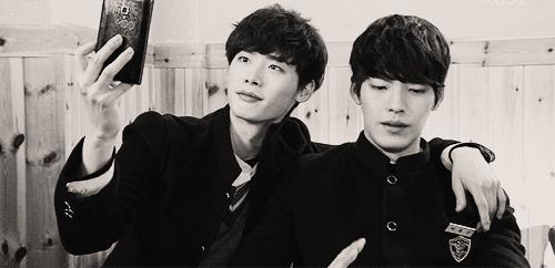 男人穿西装怎么才能穿出高级感,男士该如何穿西装好看呢