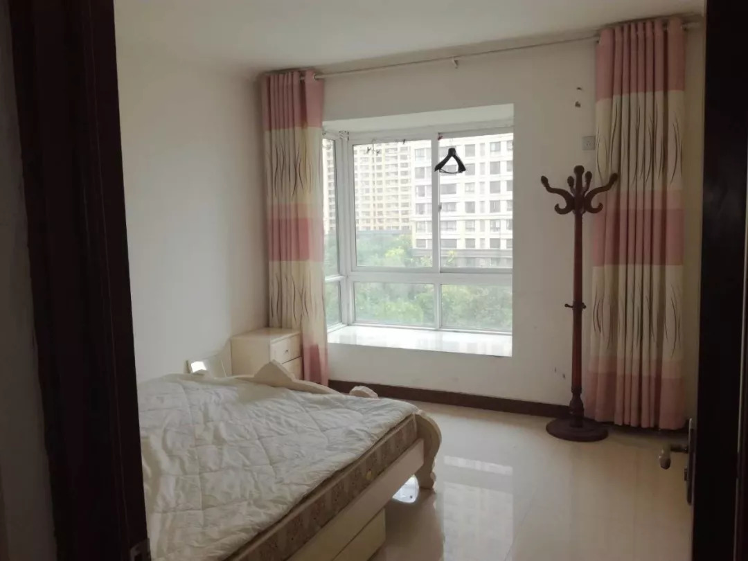 牡丹区政府广场旁文苑小区127平稀缺房源出售！还有车饰店求租店面！