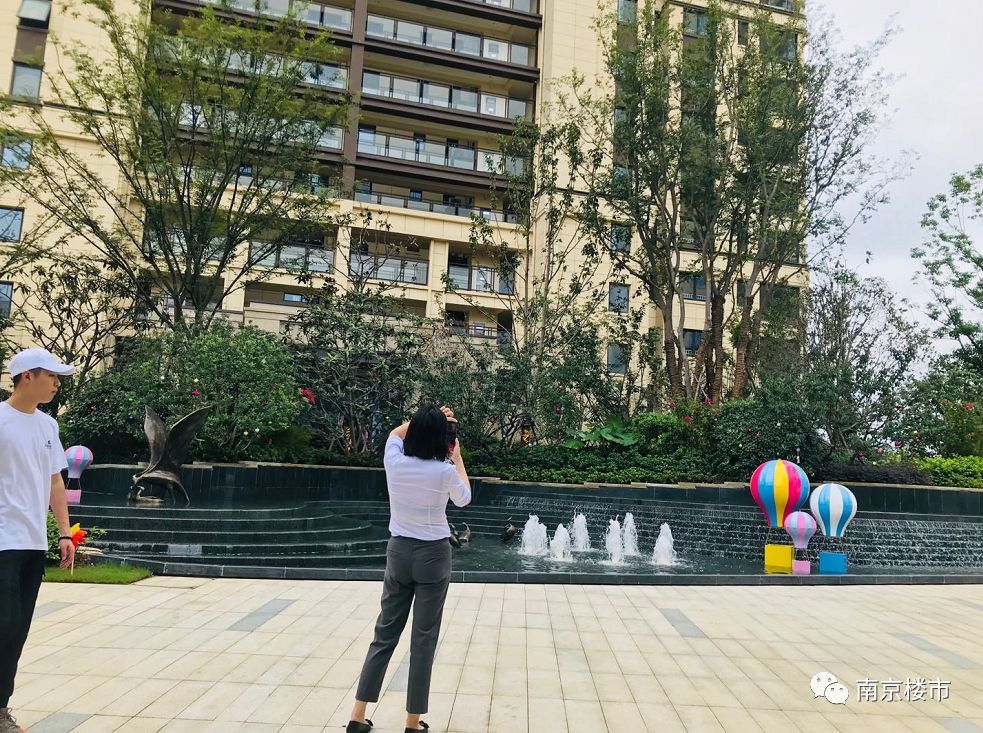 惊艳！今天南京网红盘交付，业主狂赚100多万！