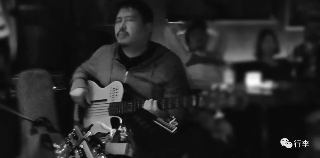 行李︱老艾：只要活着，谁不在路上