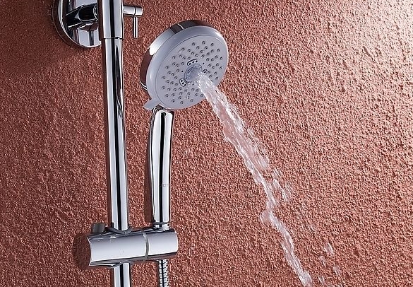 花洒头被水垢堵了怎么解决,家里淋浴花洒堵了该如何解决