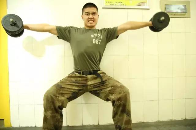 部队军营健身房,军营健身房