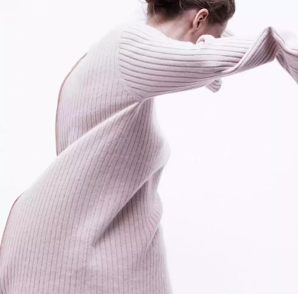 贝拉哈迪德穿深v套装,贝拉哈迪德夏季开衫