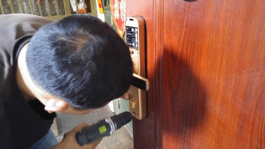 便捷开锁改变生活——金刚鹦鹉T2微信指纹锁体验