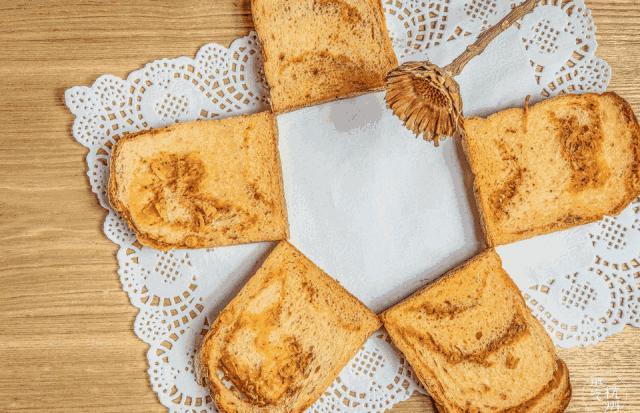 请忘记那个“火辣”的女人,爸爸糖新品吐司比她更辣更松软!