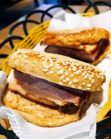 北京人气爆棚的烧饼店,北京正宗老字号烧饼店