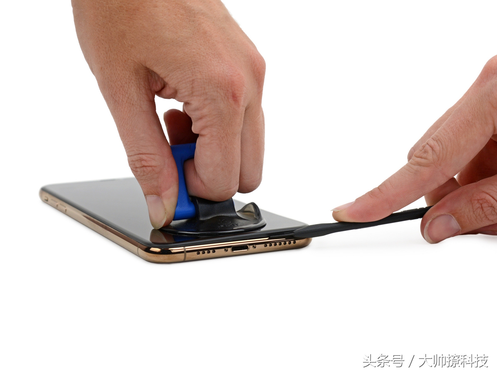 iphonexsiphonexsmax有什么区别,iphonexs和xsmax拆机对比