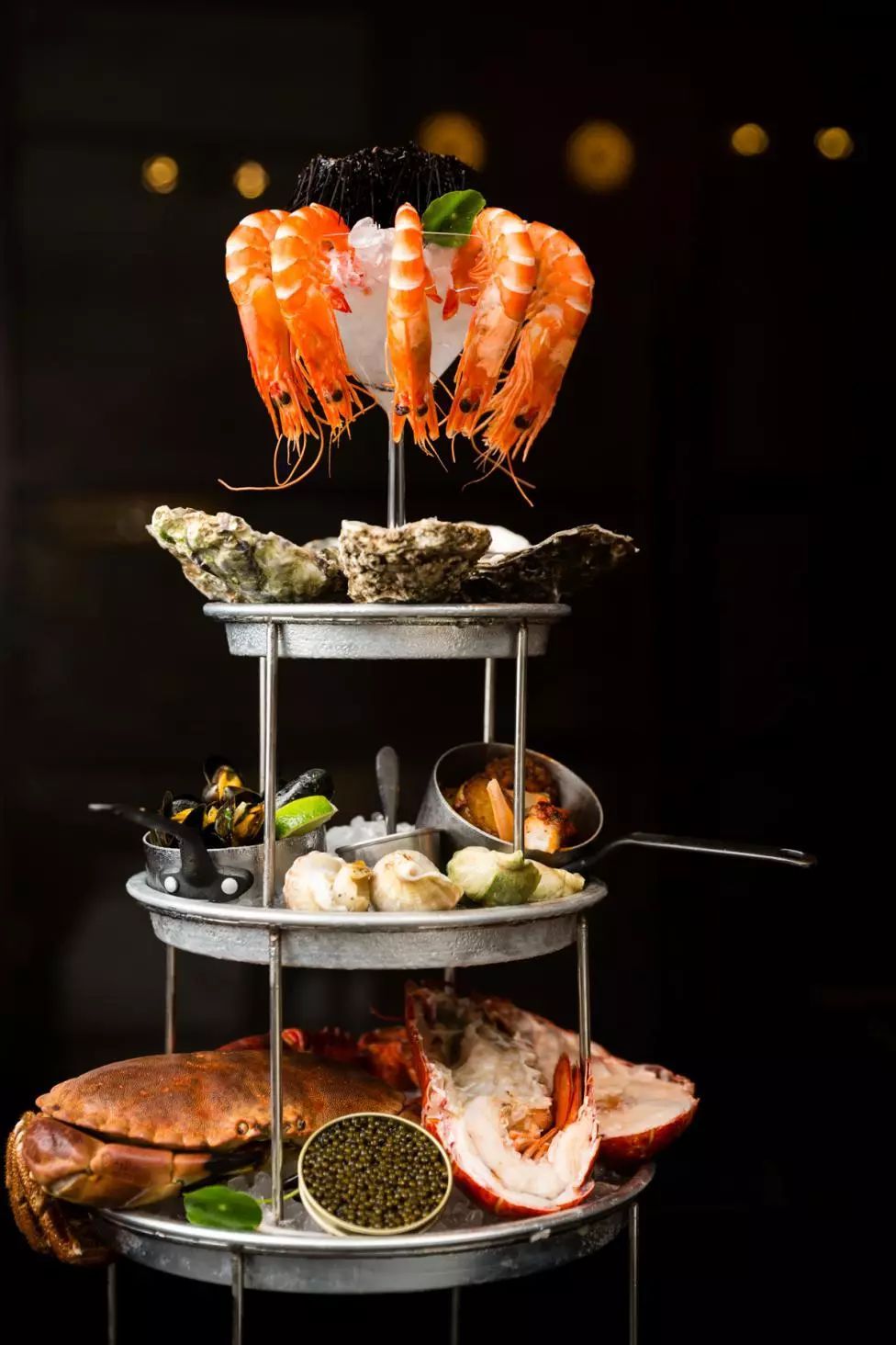 这只“大公鸡”一开业就王炸，5000瓶限量好酒碾压沙雕土豪！