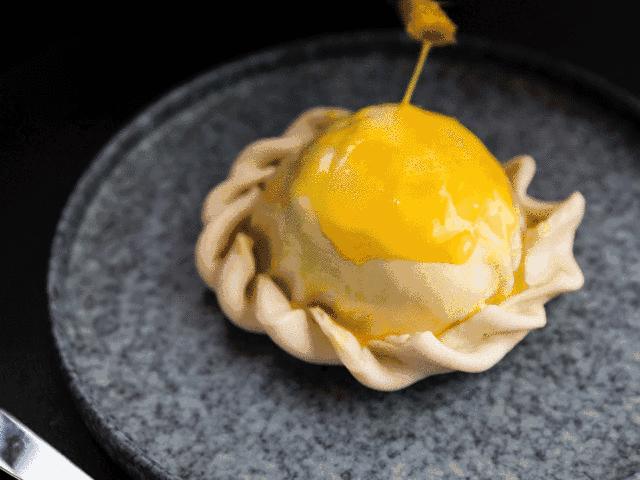 这只“大公鸡”一开业就王炸，5000瓶限量好酒碾压沙雕土豪！