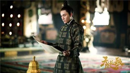 用色精彩，用光讲究，构图精巧！这部热播剧值得摄影师借鉴