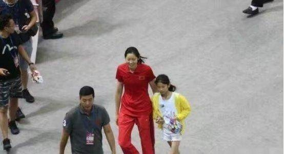 朱婷女排成长经历,朱婷妹妹现身比赛视频