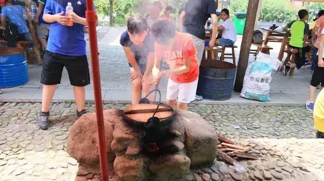 跟着萌宠过国庆，准备好迎接惊喜了吗？