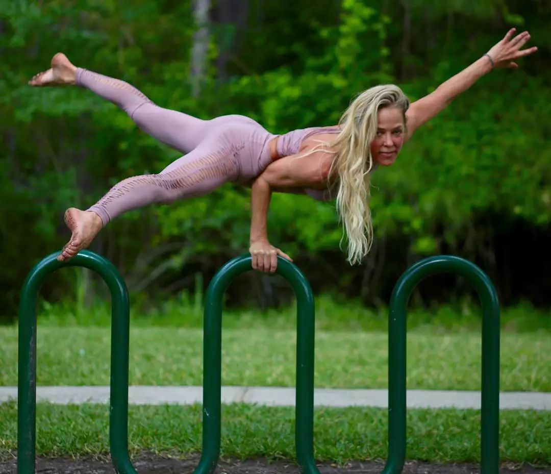 上腹下腹都有赘肉怎么减肥,小肚子和侧腰脂肪多如何减