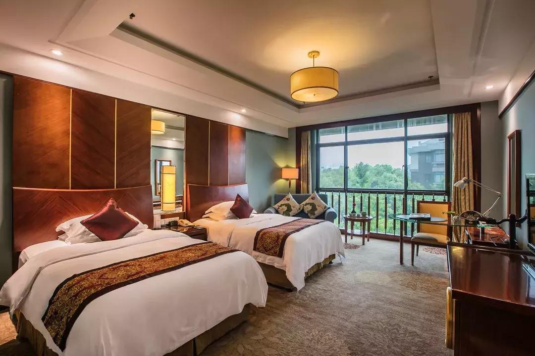 迪拜帆船酒店全球唯一七星级酒店,迪拜帆船酒店室内设计是谁