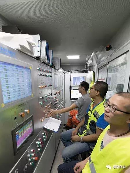 桥梁大事：藏木雅鲁藏布江大桥主拱合龙、富春江大桥主桥桩基完成