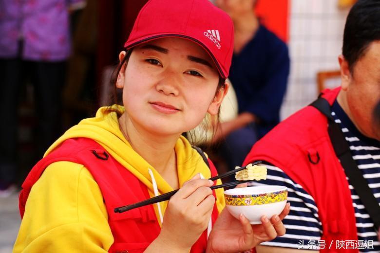 梯田叠嶂入云霄,稻谷飘香庆丰年,汉阴稻香旅游节在凤堰梯田启动